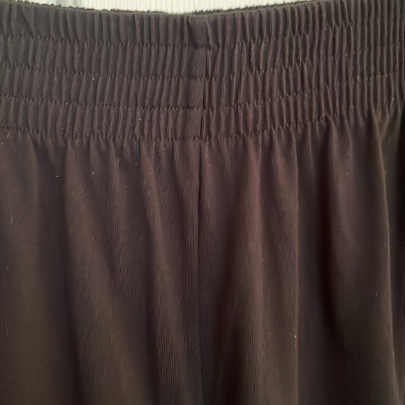 BLACK WIDE LEG CAPRI - Picture 2 of 6